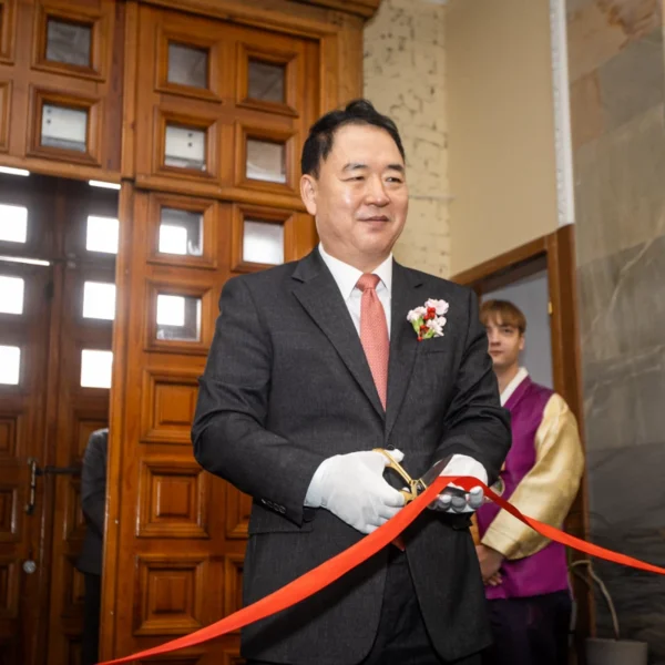 Study in korea02 600x600