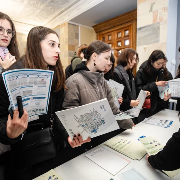 Study in korea08 600x600